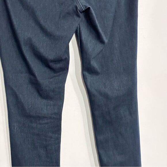 Hue | Women’s Ultra Soft Navy Blue Denim High Waist Skimmer Leggings Dark Wash - Picture 10 of 14